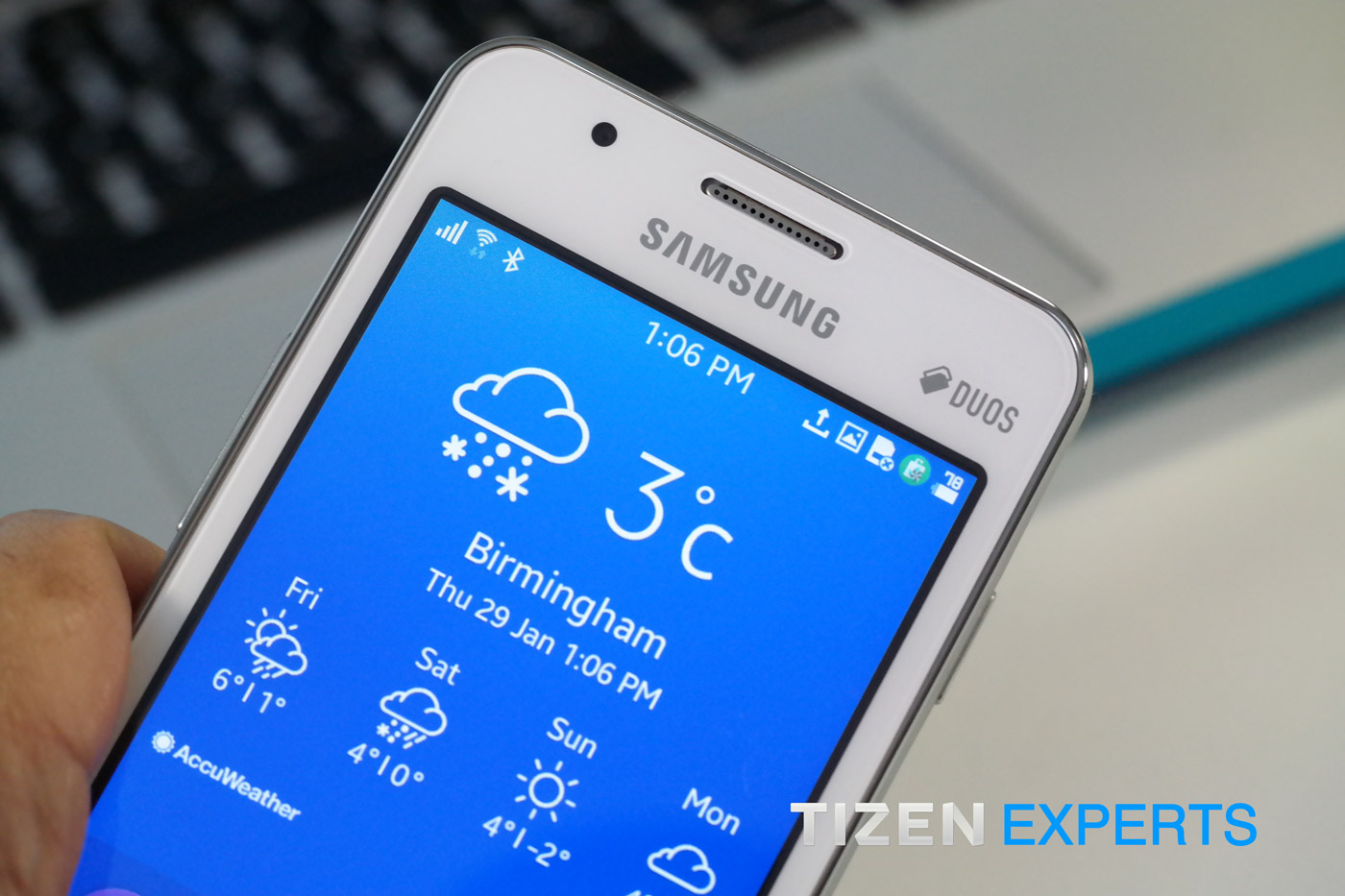 Hands-On-Samsung-SM-Z130H-DS-Tizen-Smart-Phone-TizenExperts-6