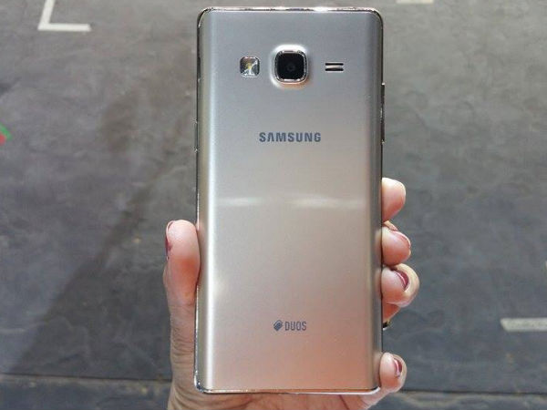 Samsung-Launches-Tizen-Powered-Z3-India-1