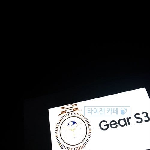 Samsung-Gear-S3-Tizen-Smart-Watch-1