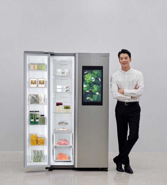 Samsung-Electronics-Expands-Family-Hub-Refrigerator-3